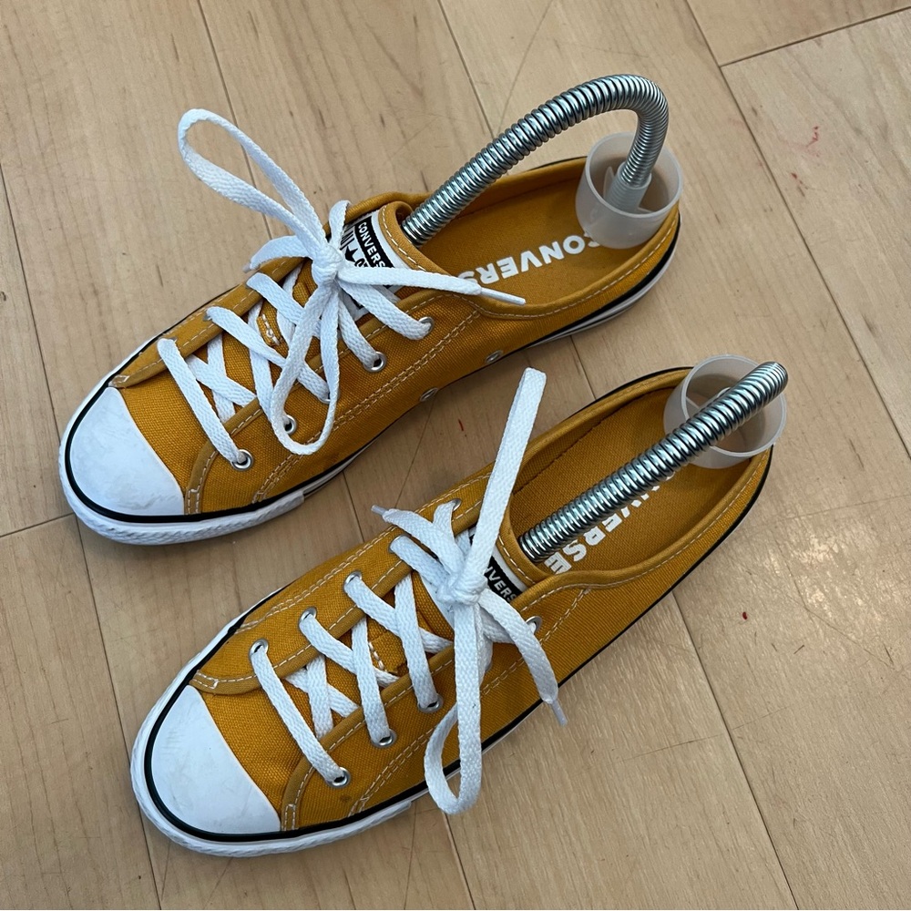 Converse Yellow and White Sneakers Vibrant Style - Picture 2 of 7